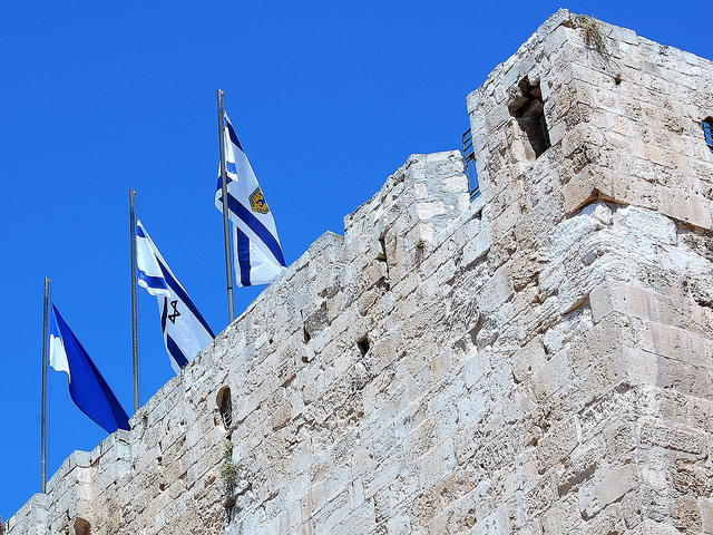 29031302738_82b20942e3_z